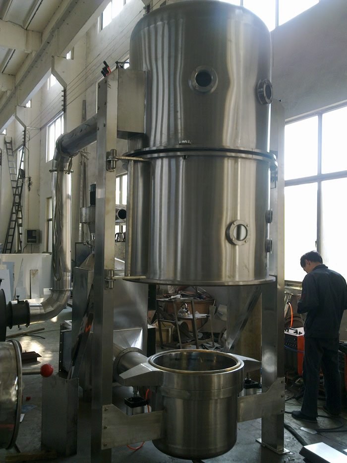 XZB旋轉流化床制丸(粒)包衣機調試中